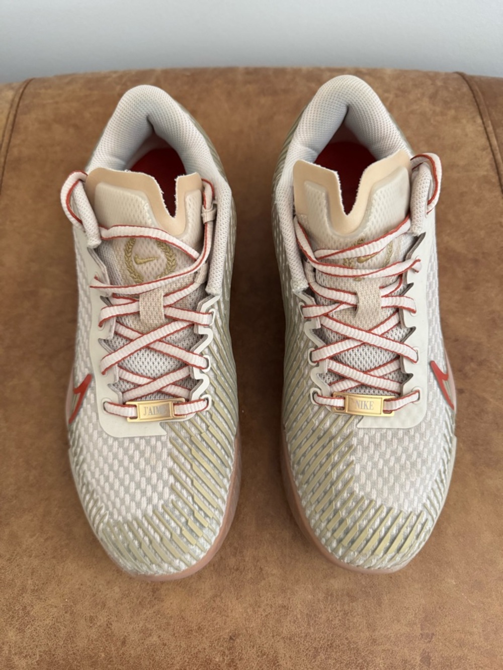 Nike Women’s Vapor 11 Hard Court Shoes - Picture 2 of 7